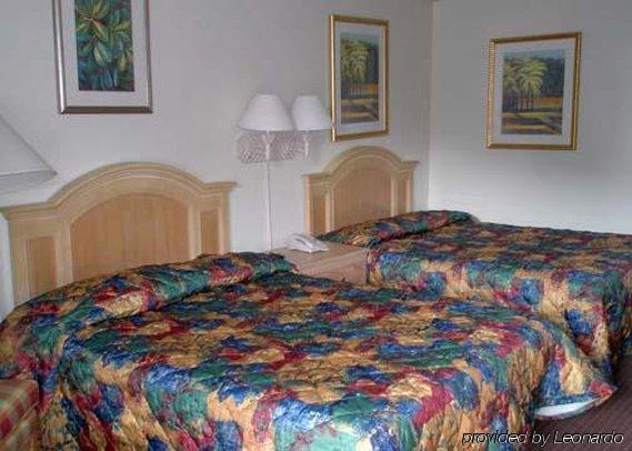 Melbourne All Suites Inn Near I95 객실 사진
